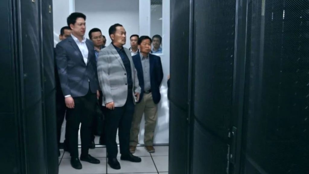 คณะผู้แทนรัฐบาลจาก สปป.ลาว พาเยี่ยมชมศูนย์ NT Data Center