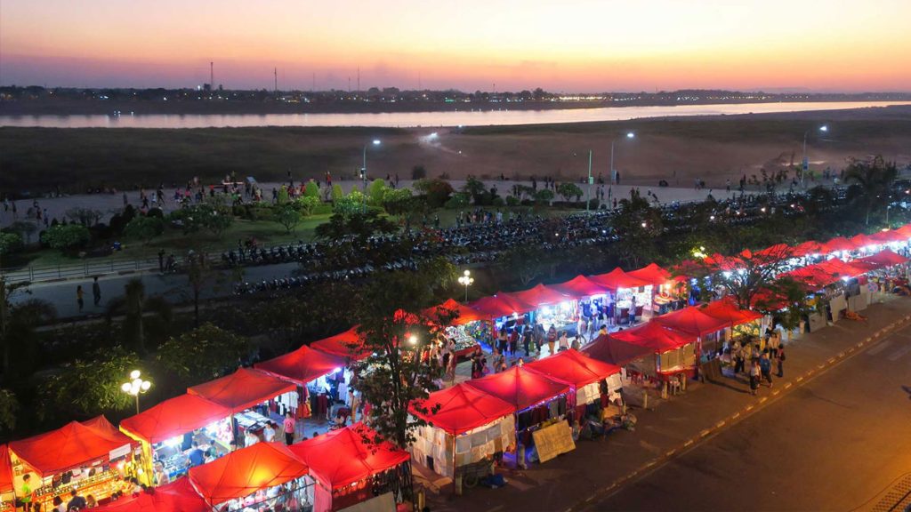 ตลาดกลางคืน ริมโขง นครหลวงเวียงจันทน์